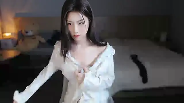 Snapshot of Lucky-baby chatting on 12/02/24, 06:10 Lucky-baby online show from 12/02/24, 06:10