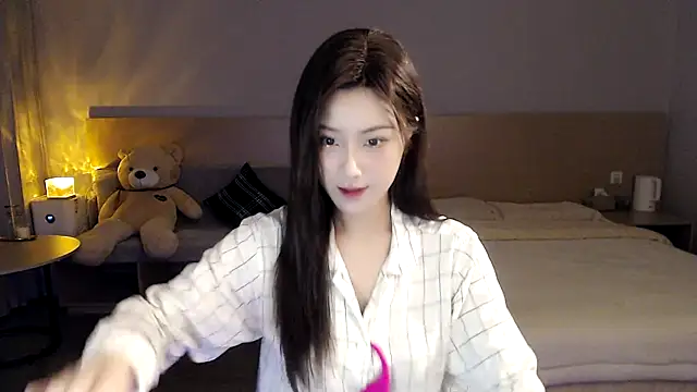 Snapshot of Lucky-baby chatting on 12/05/24, 02:55 Lucky-baby online show from 12/05/24, 02:55