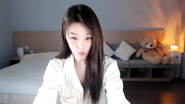 Snapshot of Lucky-baby chatting on 02/19/25, 01:39 Lucky-baby online show from 02/19/25, 01:39