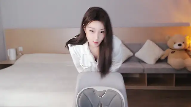 Snapshot of Lucky-baby chatting on 03/08/25, 01:36 Lucky-baby online show from 03/08/25, 01:36