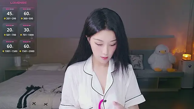 Snapshot of Lucky-baby chatting on 09/26/25, 01:15 Lucky-baby online show from 09/26/25, 01:15