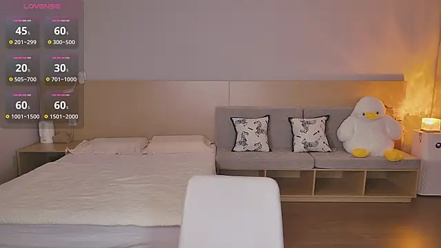 Snapshot of Lucky-baby chatting on 10/02/25, 01:29 Lucky-baby online show from 10/02/25, 01:29