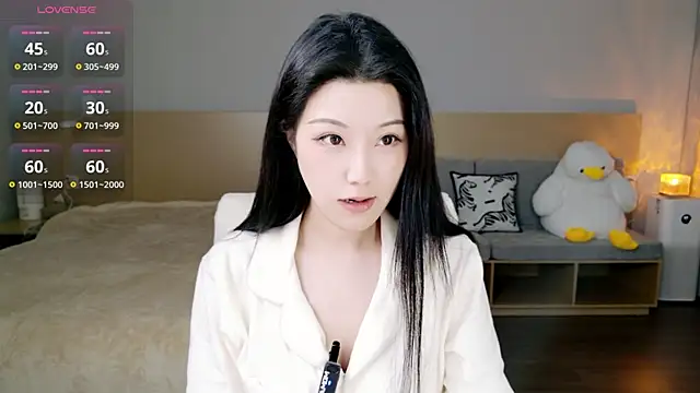 Lucky-baby online show from 11/30/25, 01:04