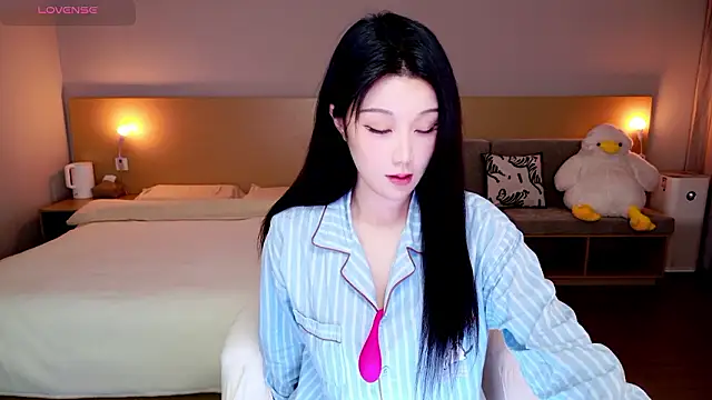 Snapshot of Lucky-baby chatting on 02/03/26, 04:45 Lucky-baby online show from 02/03/26, 04:45