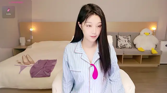 Snapshot of Lucky-baby chatting on 02/05/26, 01:49 Lucky-baby online show from 02/05/26, 01:49