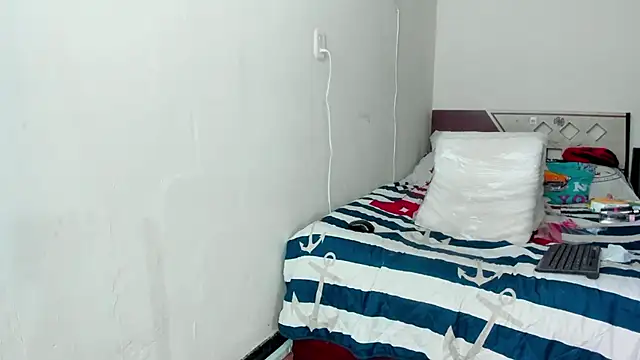 Snapshot of Brianrosex chatting on 03/05/25, 04:13 Brianrosex online show from 03/05/25, 04:13