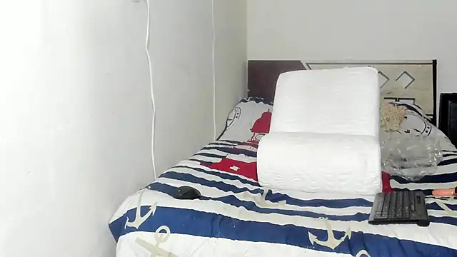 Snapshot of Brianrosex chatting on 03/15/25, 08:15 Brianrosex online show from 03/15/25, 08:15