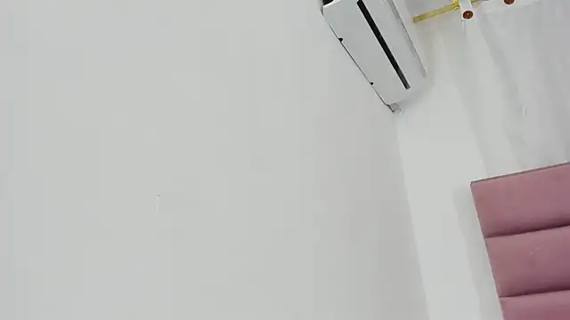 Snapshot of Brianrosex chatting on 09/22/25, 02:24 Brianrosex online show from 09/22/25, 02:24