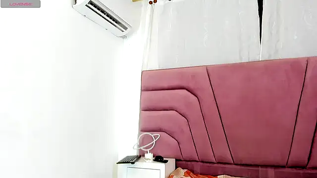 Snapshot of Brianrosex chatting on 10/28/25, 03:21 Brianrosex online show from 10/28/25, 03:21