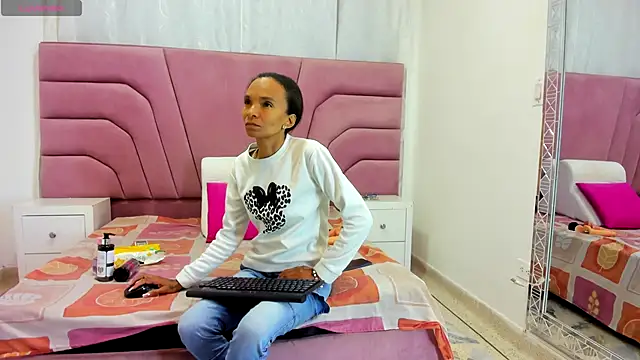 Snapshot of Brianrosex chatting on 11/24/25, 03:39 Brianrosex online show from 11/24/25, 03:39