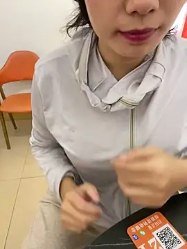 Snapshot of Bella0815 chatting on 12/04/24, 04:54 Bella0815 online show from 12/04/24, 04:54