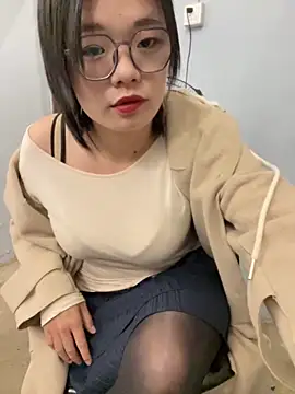 Snapshot of Bella0815 chatting on 02/17/25, 07:58 Bella0815 online show from 02/17/25, 07:58