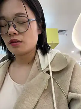 Snapshot of Bella0815 chatting on 02/17/25, 11:02 Bella0815 online show from 02/17/25, 11:02