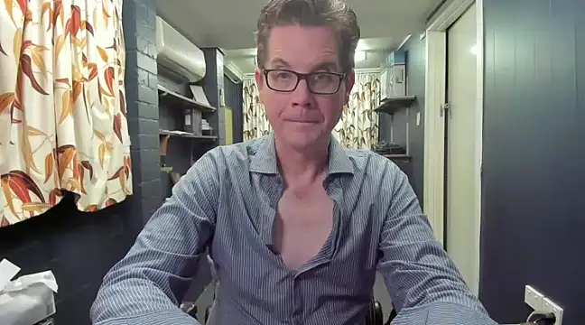 tilobinder online show from 12/06/24, 03:33