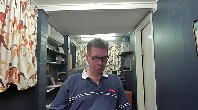 tilobinder online show from 12/15/24, 01:22