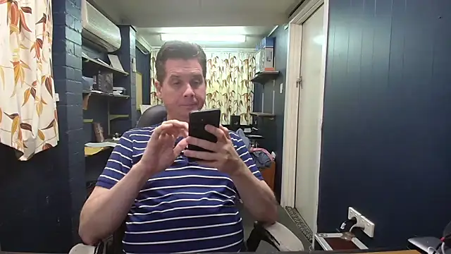 tilobinder online show from 11/01/25, 04:09