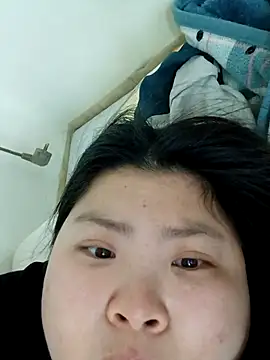 Snapshot of hello098712 chatting on 02/13/26, 10:33 hello098712 online show from 02/13/26, 10:33