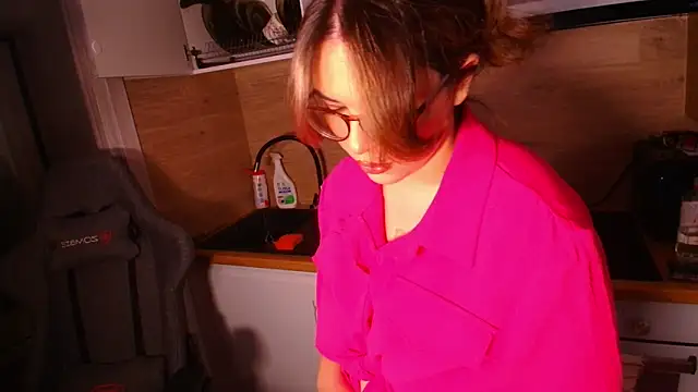 Snapshot of CutiePie3 chatting on 12/02/24, 07:38 CutiePie3 online show from 12/02/24, 07:38