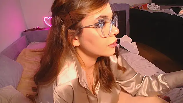 Snapshot of CutiePie3 chatting on 12/12/24, 12:27 CutiePie3 online show from 12/12/24, 12:27