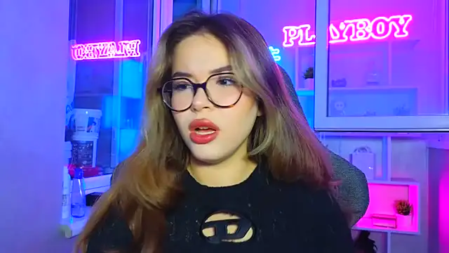 Snapshot of CutiePie3 chatting on 10/06/25, 03:09 CutiePie3 online show from 10/06/25, 03:09