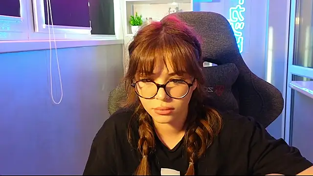 CutiePie3 online show from 11/30/25, 08:40