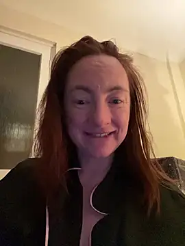 Snapshot of LouiseTswing chatting on 12/22/24, 10:36 LouiseTswing online show from 12/22/24, 10:36