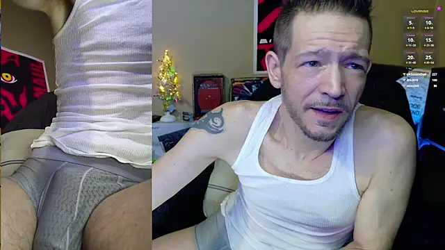 Snapshot of MasterForgedRayy chatting on 12/27/24, 08:13 MasterForgedRayy online show from 12/27/24, 08:13