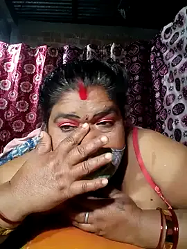 Hot Falguni online show from 01/11/25, 10:51