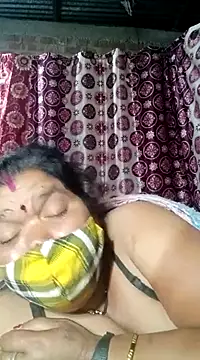 Hot Falguni online show from 02/13/25, 01:08