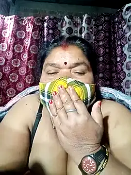 Hot Falguni online show from 02/18/25, 01:21