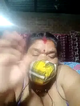 Hot Falguni online show from 02/19/25, 04:55