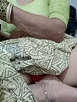 Hot Falguni online show from 09/13/25, 07:41