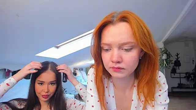 Snapshot of andrea_x_ chatting on 11/02/25, 07:22 andrea x online show from 11/02/25, 07:22