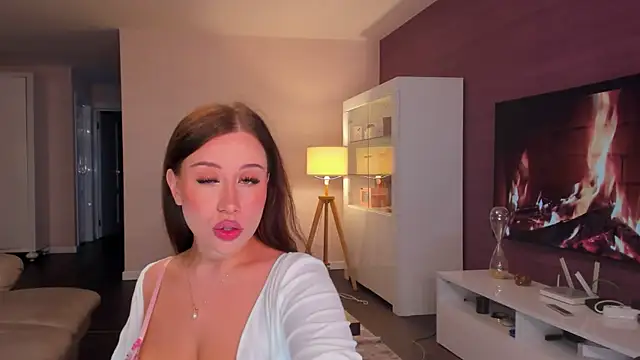 Snapshot of monica_x__ chatting on 10/04/25, 07:23 monica x online show from 10/04/25, 07:23