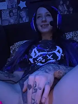 Snapshot of MissMidnightUK chatting on 01/07/26, 01:08 MissMidnightUK online show from 01/07/26, 01:08