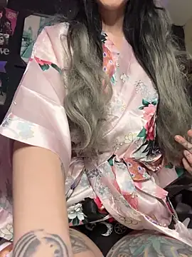 Snapshot of MissMidnightUK chatting on 03/08/26, 12:30 MissMidnightUK online show from 03/08/26, 12:30