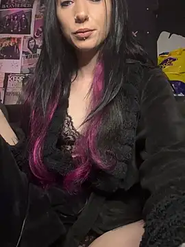 Snapshot of MissMidnightUK chatting on 03/28/26, 12:10 MissMidnightUK online show from 03/28/26, 12:10