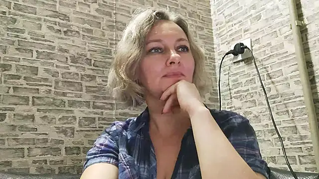 EdithManning online show from 01/14/25, 03:15