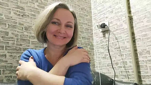 EdithManning online show from 02/11/25, 03:29