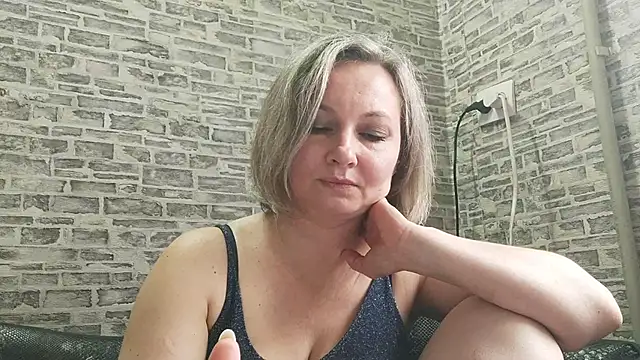 EdithManning online show from 03/18/25, 09:31