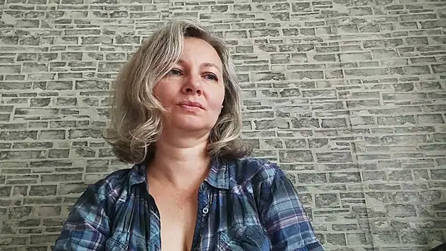 EdithManning online show from 09/10/25, 05:07