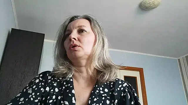 Snapshot of EdithManning chatting on 03/17/26, 07:55 EdithManning online show from 03/17/26, 07:55