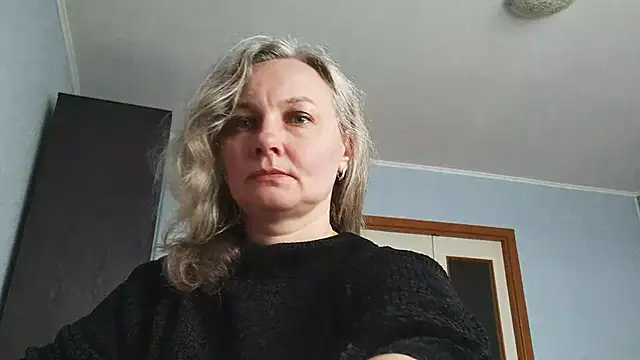 Snapshot of EdithManning chatting on 04/25/26, 01:52 EdithManning online show from 04/25/26, 01:52