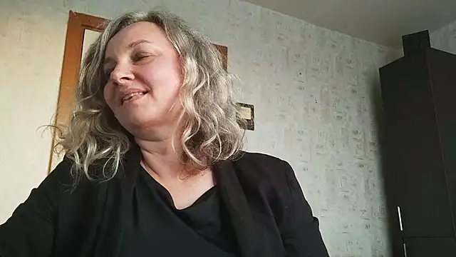 Snapshot of EdithManning chatting on 05/04/26, 05:20 EdithManning online show from 05/04/26, 05:20