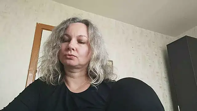 Snapshot of EdithManning chatting on 05/07/26, 06:30 EdithManning online show from 05/07/26, 06:30