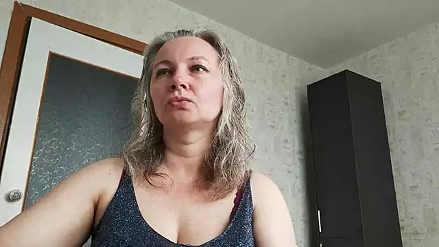 Snapshot of EdithManning chatting on 06/12/26, 05:39 EdithManning online show from 06/12/26, 05:39