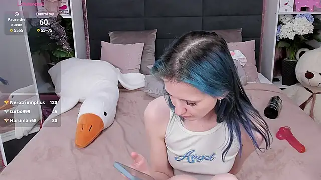 MiaKarlos online show from 01/19/25, 04:12