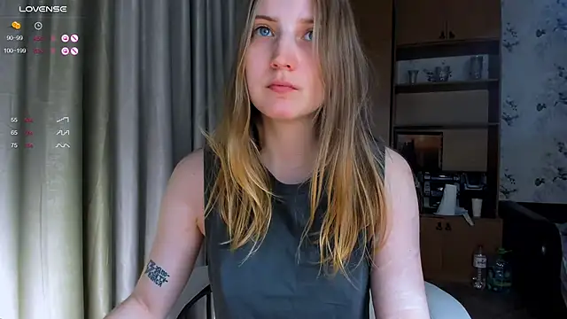 princessaalicc online show from 10/16/25, 03:13