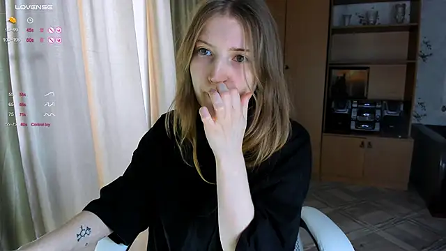 princessaalicc online show from 11/22/25, 07:51