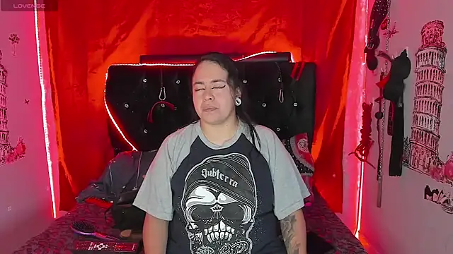 katieeandsharonn online show from 12/02/25, 02:23